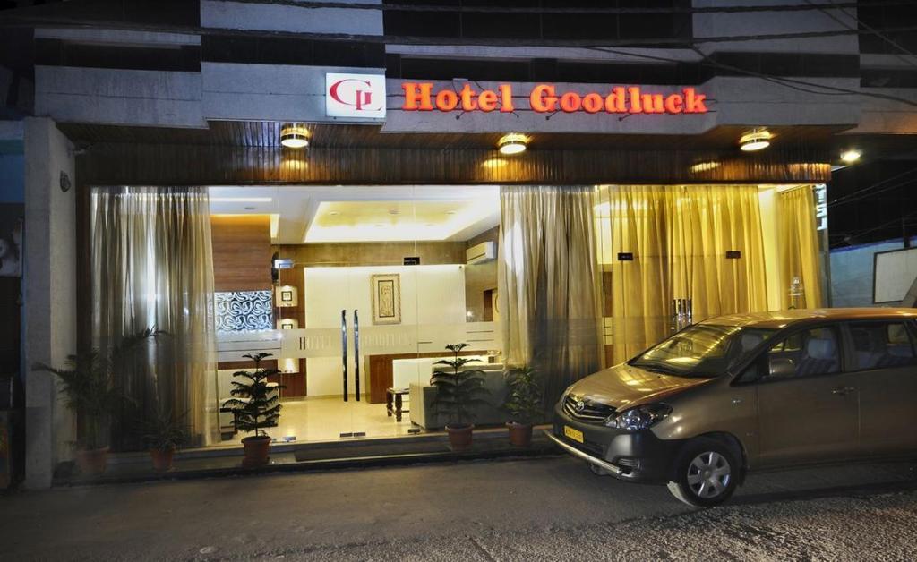 Airport Hotel Goodluck Nueva Delhi Exterior foto